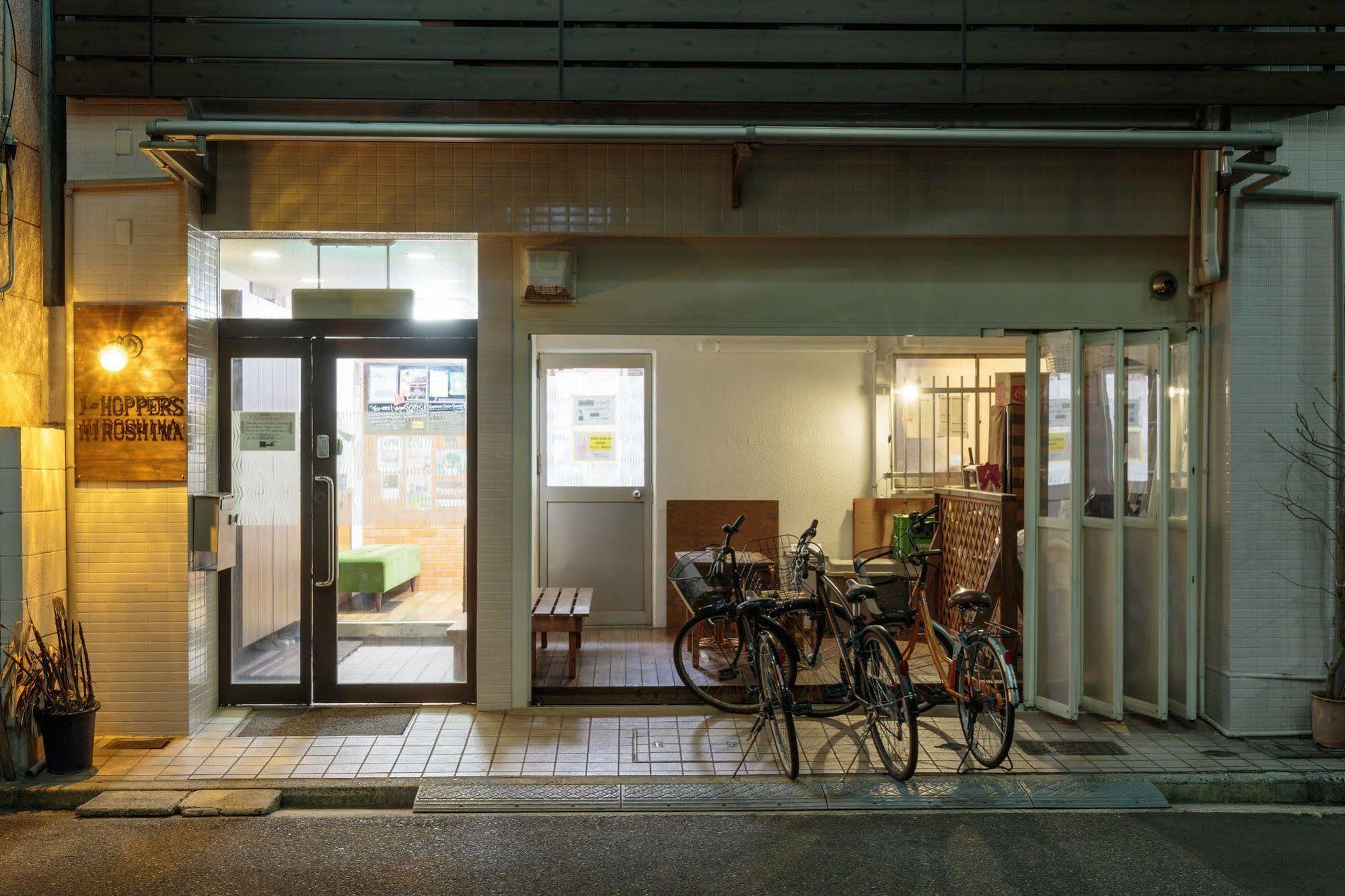 J-Hoppers Hiroshima Guesthouse Exterior foto